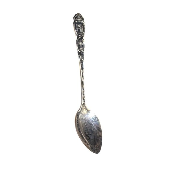 Vintage Fort Garry Winnipeg Sterling Silver Souvenir Spoon 3.5" - Picture 1 of 3